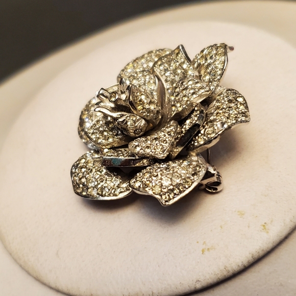 Vintage Keyes Pavé Rhinestone Rose Brooch - Picture 6 of 9